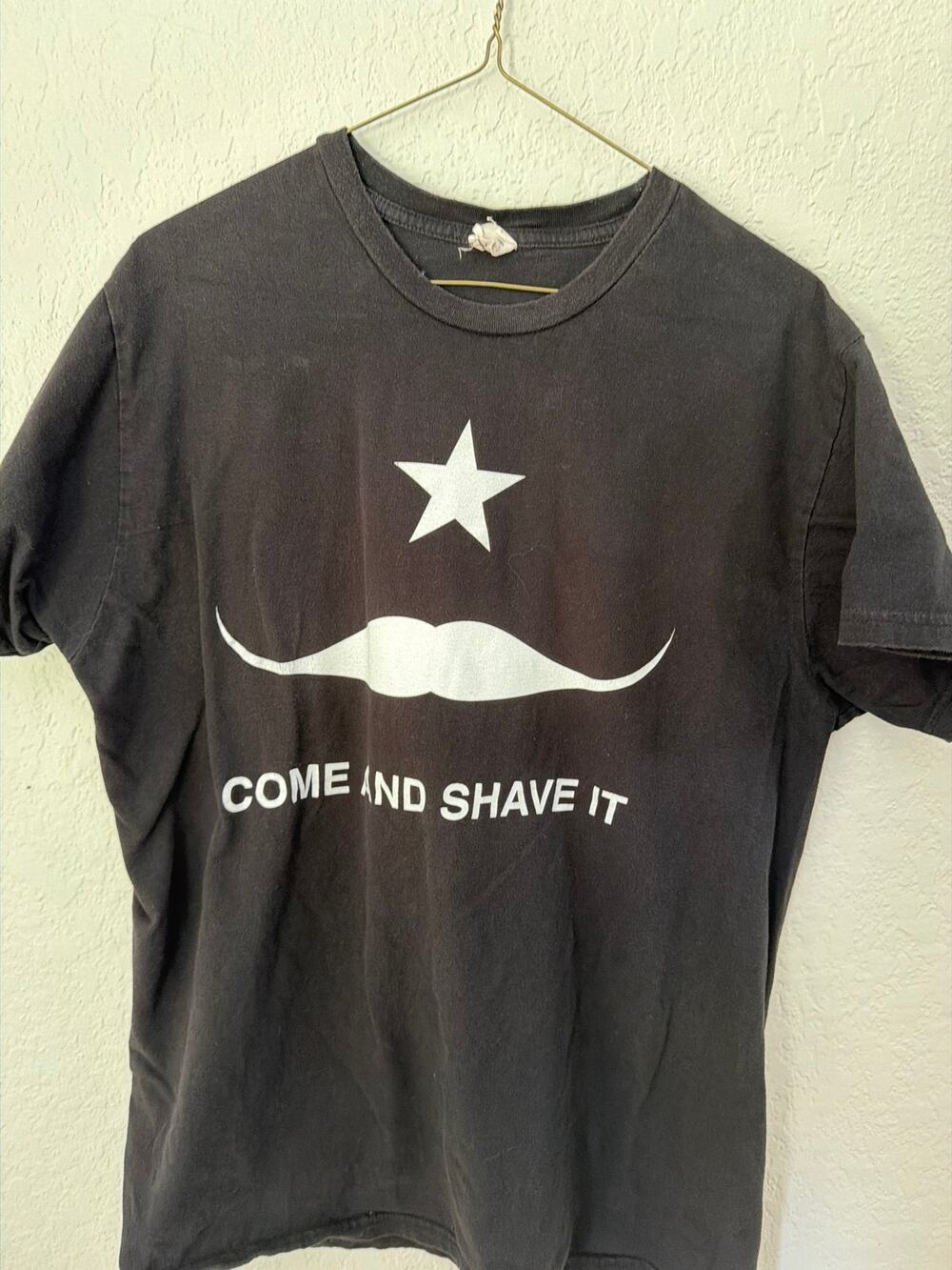 Hanes t-shirt “ Come and shave it” size Large